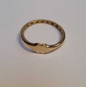 10k Real Gold Women's Ring, Approx Size 8 Made In Italy.
